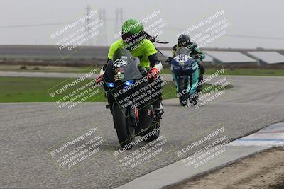 media/Nov-30-2025-TrackDaz (Sun) [[d8b22663df]]/B Group/Session 5 (Wheelie Bump)/